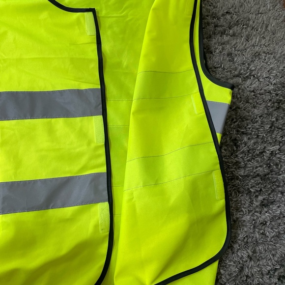 Reflective vest - Picture 7 of 9